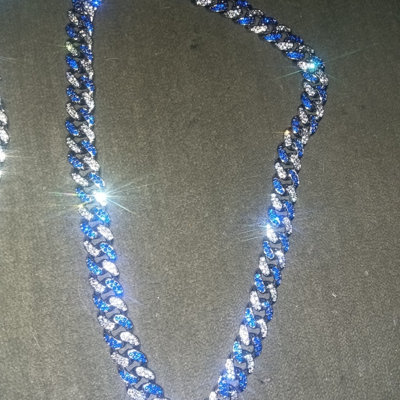 Chain - Picture 3 of 6